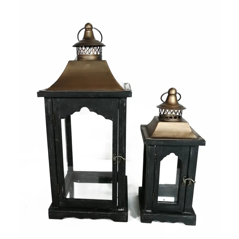 Lanterne Quadrate in Metallo Nero e Tetto in Legno